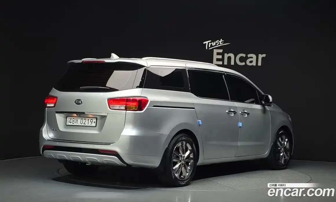 Kia Carnival 2016 2.2 автомат (гидро), фото 2