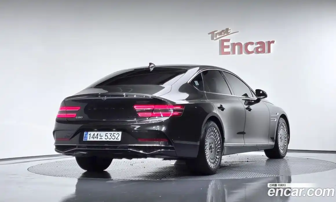 Genesis G80 2024 2.5 автомат (гидро), фото 1