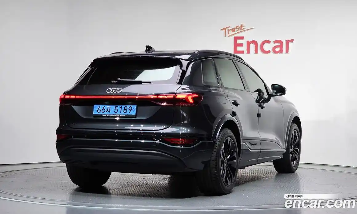 Audi Q6 e-tron 2025 0.2 автомат (гидро), фото 1