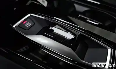 Audi Q6 e-tron 2025 0.2 автомат (гидро), миниатюра 11