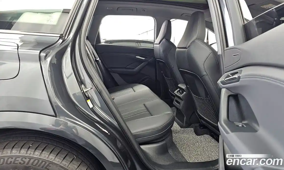 Audi Q6 e-tron 2025 0.2 автомат (гидро), фото 17