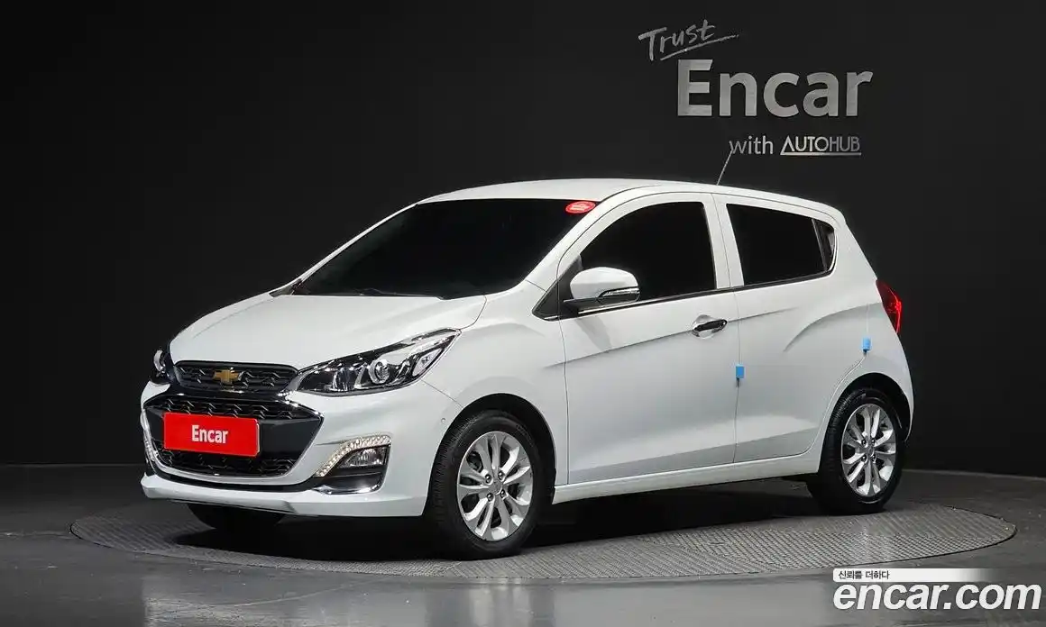 Chevrolet Spark 2021 1.0 автомат (гидро), фото 1