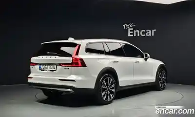 Volvo V60 2025 2.0 автомат (гидро), миниатюра 2