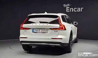 Volvo V60 2025 2.0 автомат (гидро), миниатюра 4