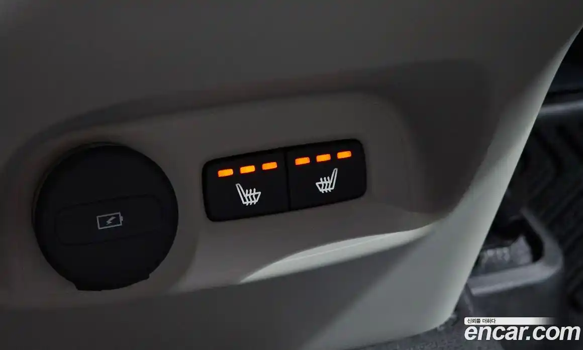 Volvo XC40 2023 2.0 автомат (гидро), фото 18