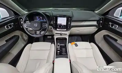Volvo XC40 2023 2.0 автомат (гидро), миниатюра 10