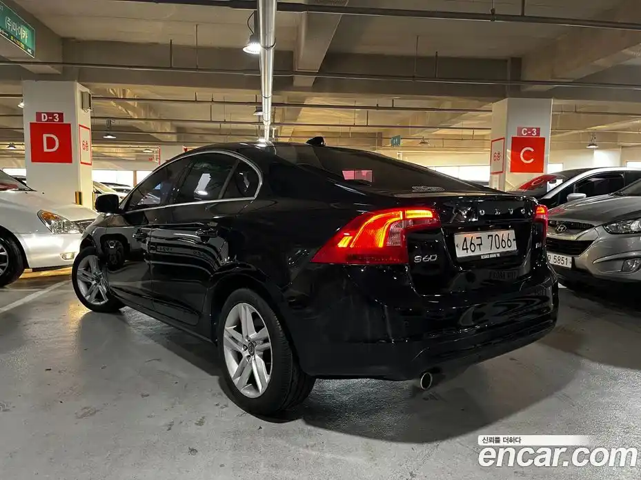 Volvo S60 2013 2.0 автомат (гидро), фото 4