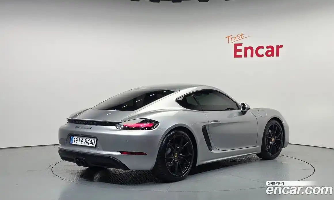 Porsche 718 2018 2.0 автомат (гидро), фото 2