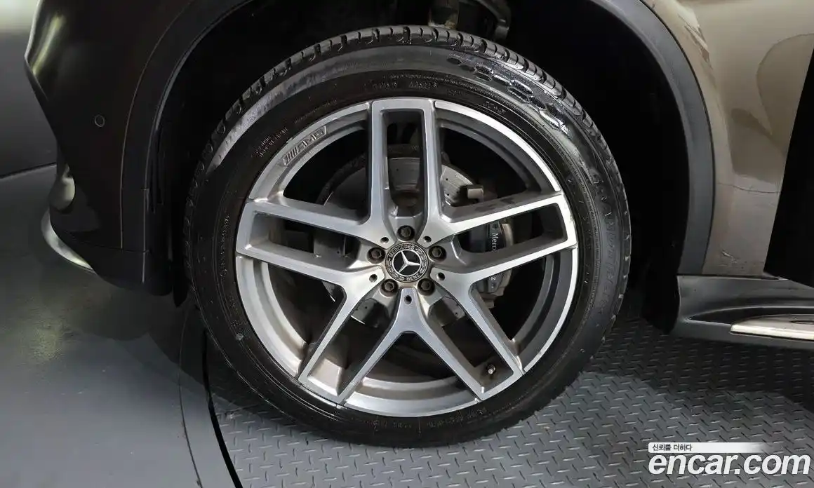 Mercedes-Benz GLE-Class 2017 3.0 гидро, фото 5 Mercedes-Benz GLE-Class 2017 3.0 гидро, фото 5