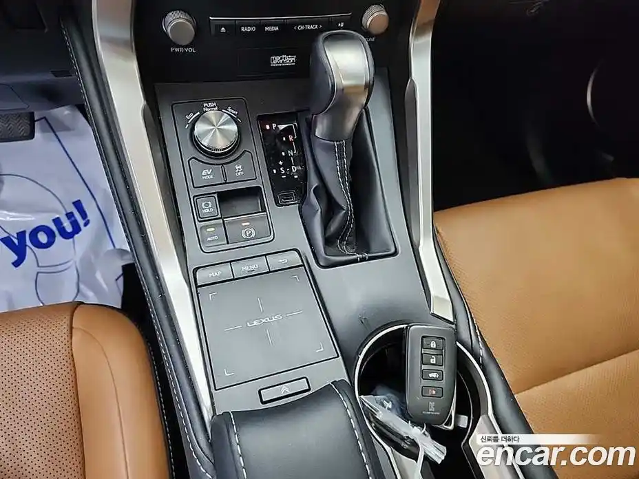 Lexus NX 2019 2.5 автомат (гидро), фото 8 Lexus NX 2019 2.5 автомат (гидро), фото 8
