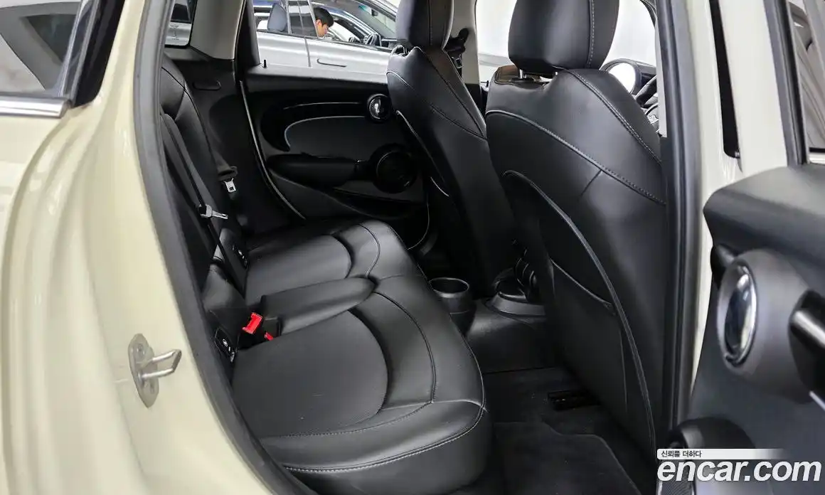 Mini Cooper 2022 1.5 автомат (гидро), фото 17