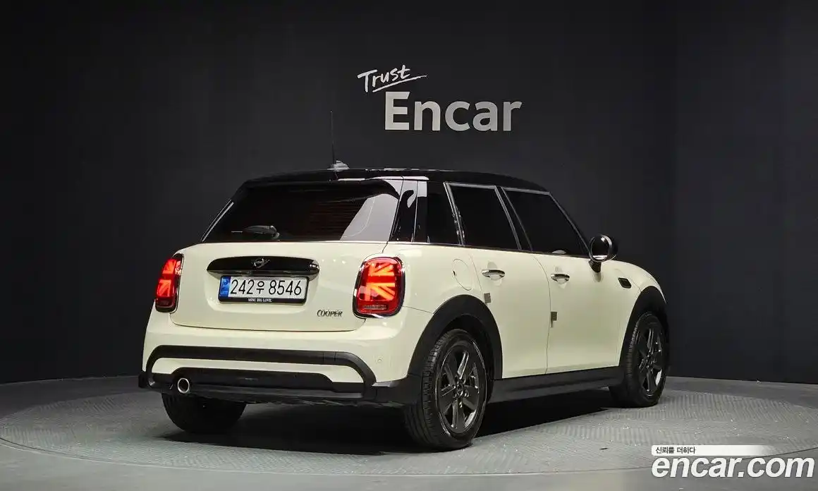 Mini Cooper 2022 1.5 автомат (гидро), фото 2