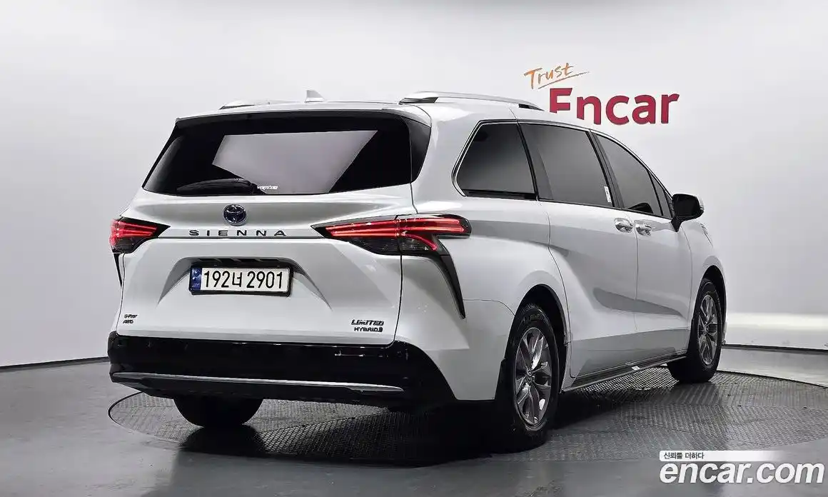 Toyota Sienna 2023 2.5 автомат (гидро), фото 2 Toyota Sienna 2023 2.5 автомат (гидро), фото 2