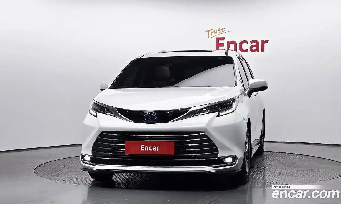 Toyota Sienna 2023 2.5 автомат (гидро), фото 3 Toyota Sienna 2023 2.5 автомат (гидро), фото 3