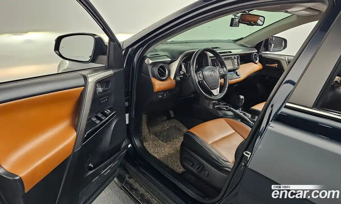 Toyota RAV4 2018 2.5 автомат (гидро), фото 13 Toyota RAV4 2018 2.5 автомат (гидро), фото 13