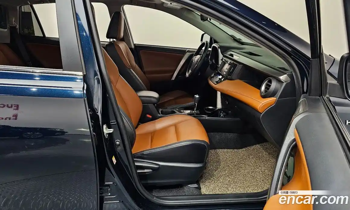 Toyota RAV4 2018 2.5 автомат (гидро), фото 16 Toyota RAV4 2018 2.5 автомат (гидро), фото 16