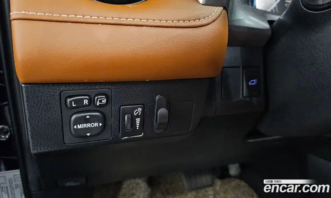 Toyota RAV4 2018 2.5 автомат (гидро), фото 26 Toyota RAV4 2018 2.5 автомат (гидро), фото 26