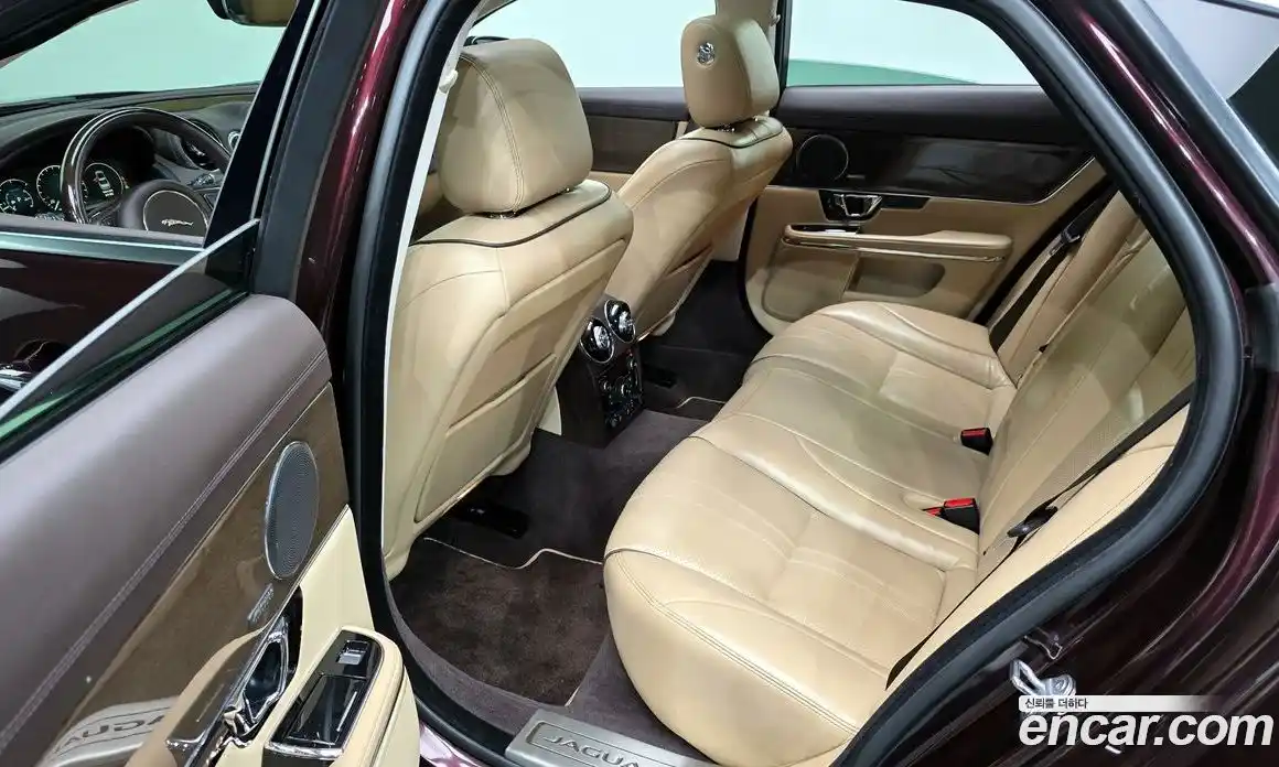 Jaguar XJ 2018 3.0 автомат (гидро), фото 18 Jaguar XJ 2018 3.0 автомат (гидро), фото 18
