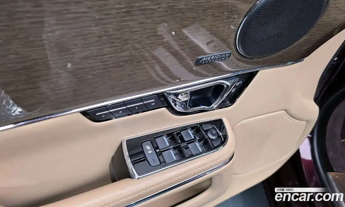 Jaguar XJ 2018 3.0 автомат (гидро), фото 26 Jaguar XJ 2018 3.0 автомат (гидро), фото 26