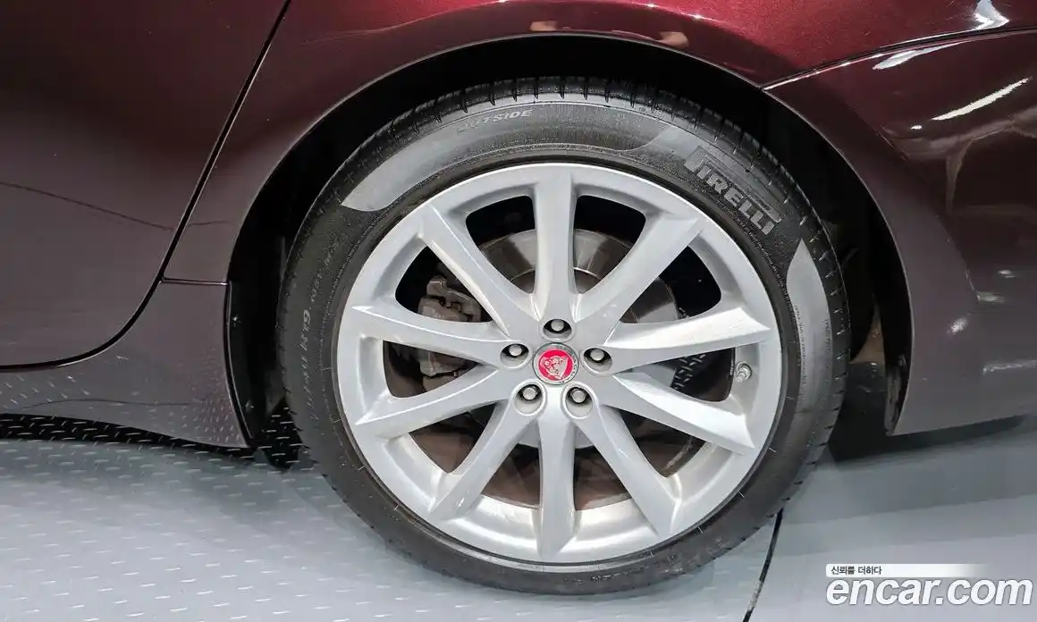 Jaguar XJ 2018 3.0 автомат (гидро), фото 7 Jaguar XJ 2018 3.0 автомат (гидро), фото 7