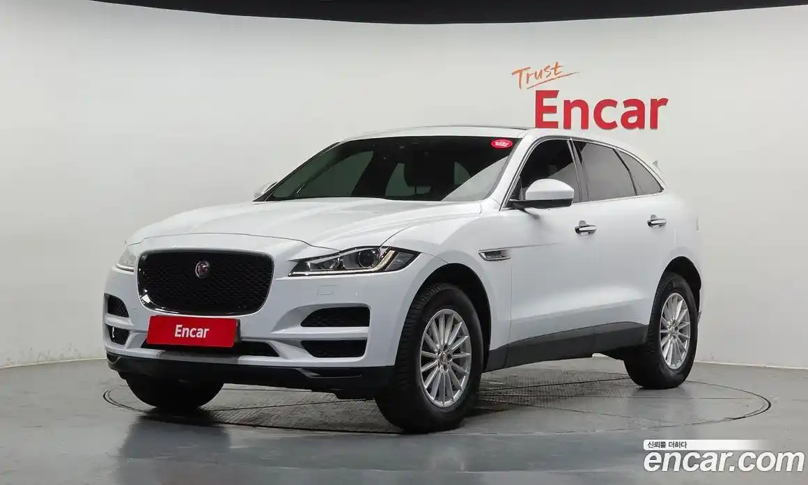 Jaguar F-Pace 2017 2.0 автомат (гидро), фото 1 Jaguar F-Pace 2017 2.0 автомат (гидро), фото 1