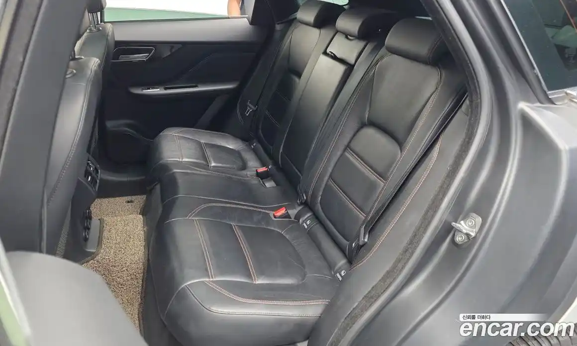 Jaguar F-Pace 2017 2.0 автомат (гидро), фото 16 Jaguar F-Pace 2017 2.0 автомат (гидро), фото 16