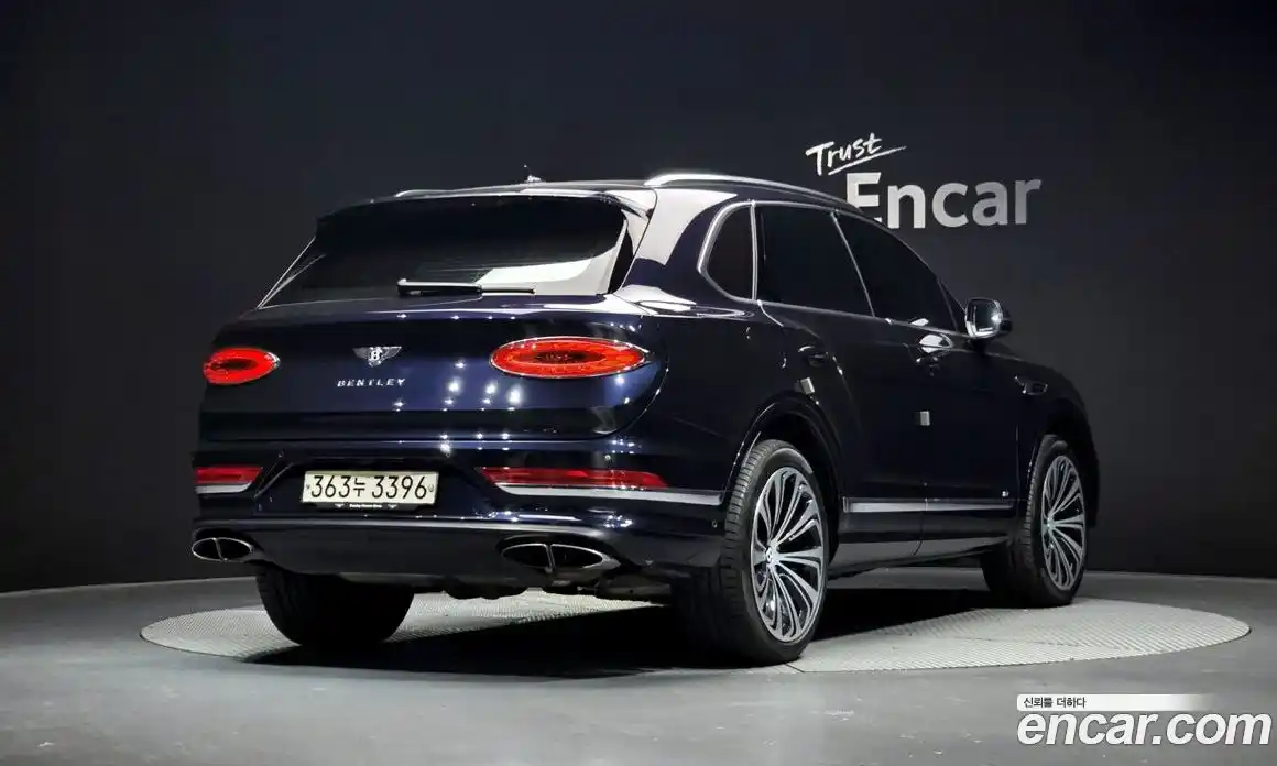 Bentley Bentayga 2022 4.0 автомат (гидро), фото 2 Bentley Bentayga 2022 4.0 автомат (гидро), фото 2