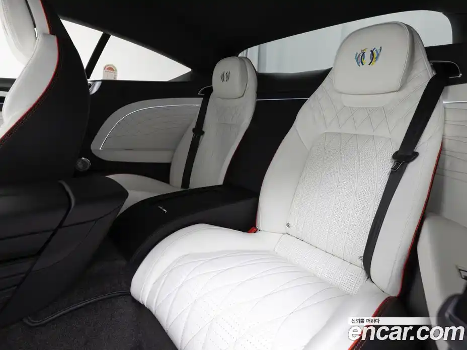 Bentley Continental 2024 4.0 автомат (гидро), фото 12