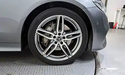 Mercedes-Benz E-Class 2018 1.9 автомат (гидро), миниатюра 5