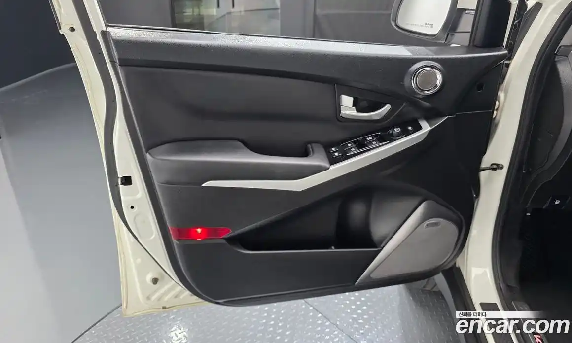 SsangYong Korando 2016 2.2 автомат (гидро), фото 13