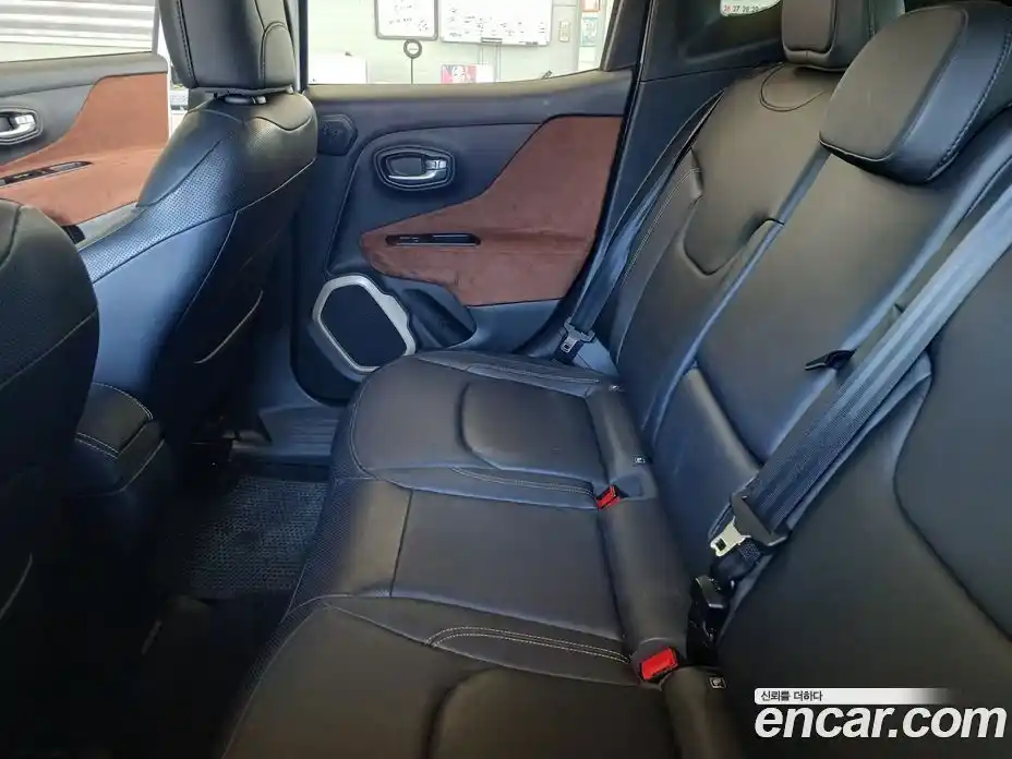 Jeep Renegade 2015 2.0 автомат (гидро), фото 12
