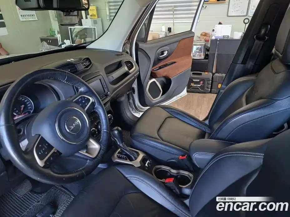 Jeep Renegade 2015 2.0 автомат (гидро), фото 10