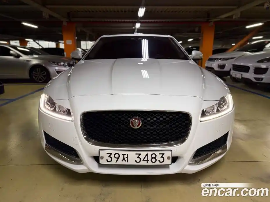 Jaguar XF 2018 2.0 автомат (гидро), фото 2 Jaguar XF 2018 2.0 автомат (гидро), фото 2