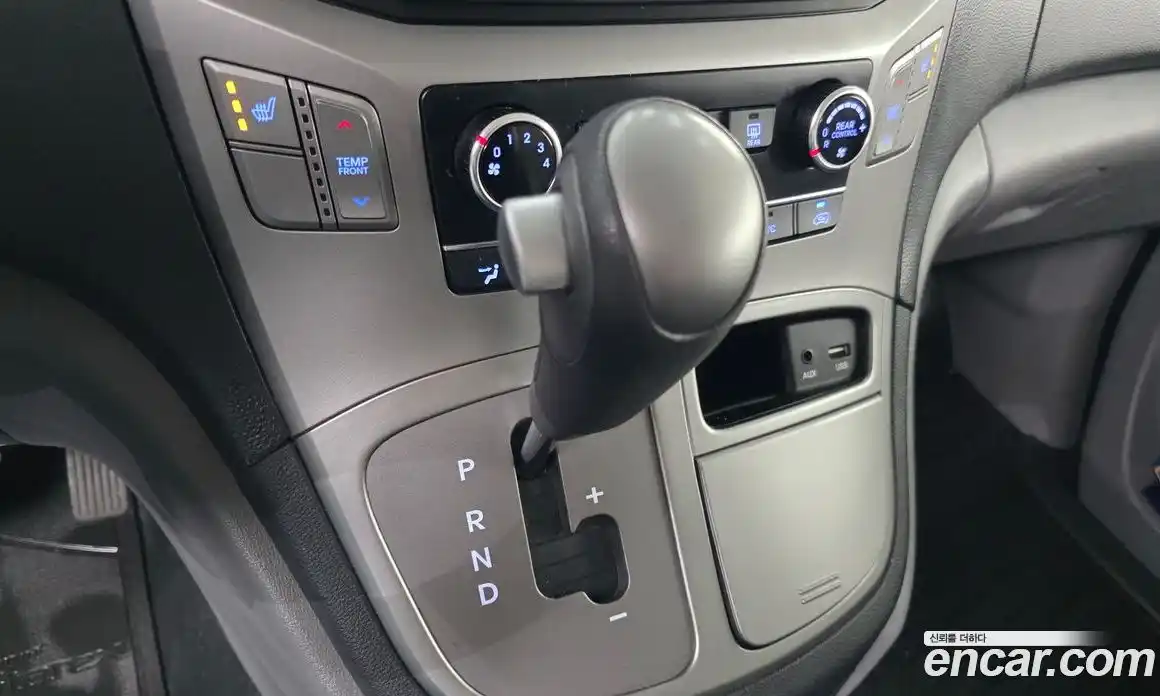 Hyundai Starex 2019 2.4 автомат (гидро), фото 12