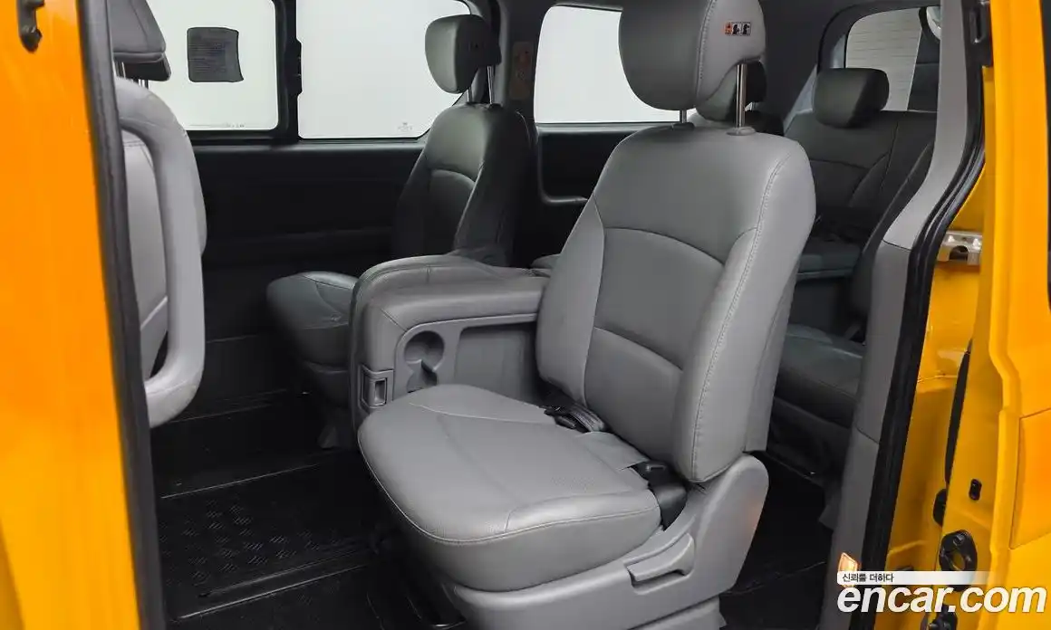 Hyundai Starex 2019 2.4 автомат (гидро), фото 16