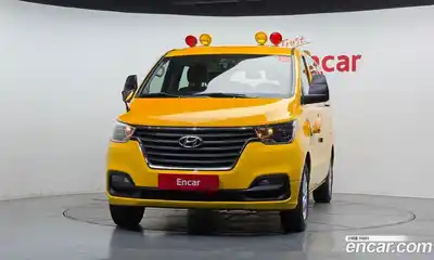 Hyundai Starex 2019 2.4 автомат (гидро), миниатюра 3