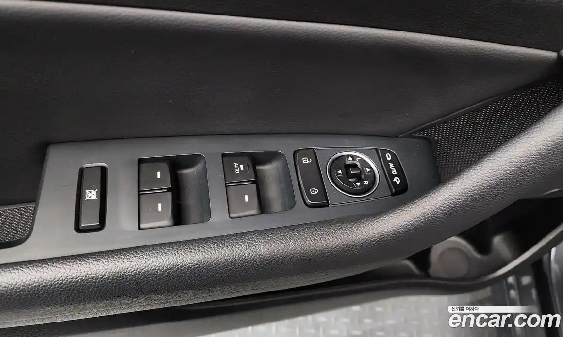 Hyundai Sonata 2019 2.0 автомат (гидро), фото 12