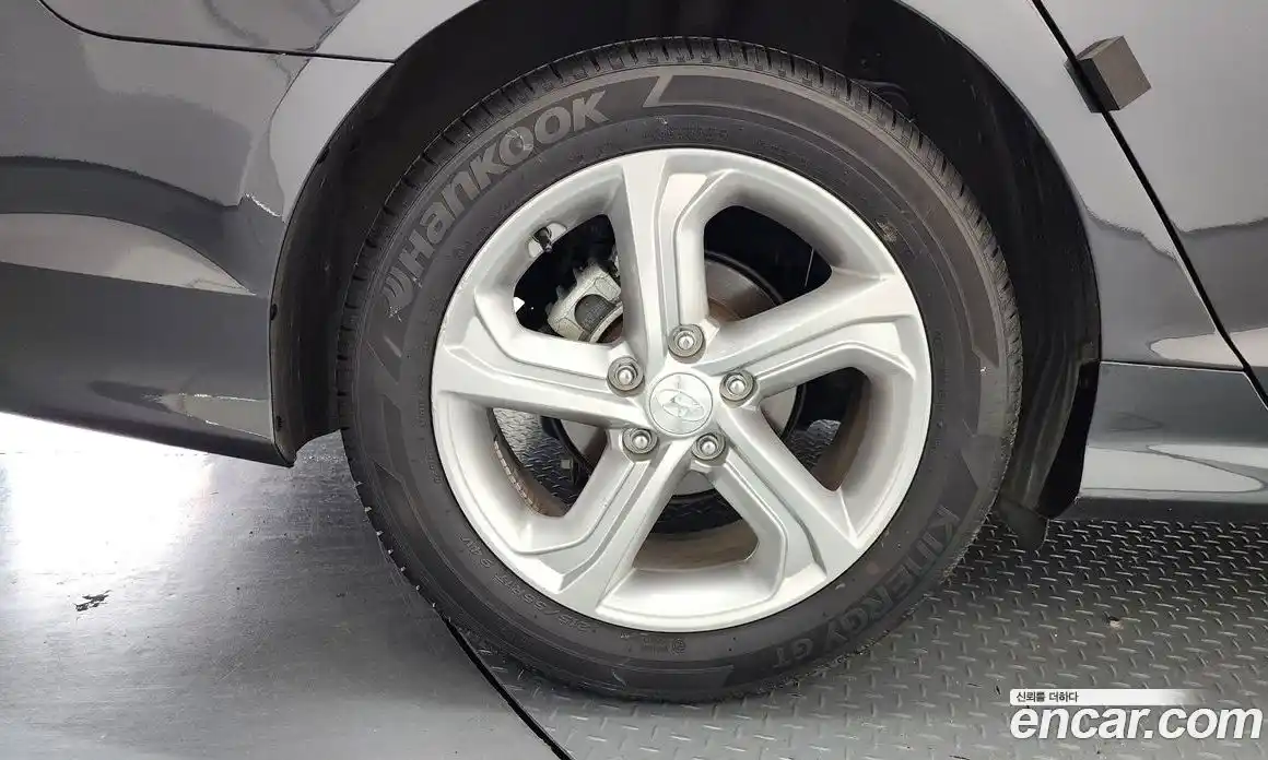 Hyundai Sonata 2019 2.0 автомат (гидро), фото 5