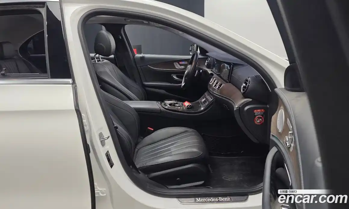 Mercedes-Benz E-Class 2018 2.0 автомат (гидро), фото 16