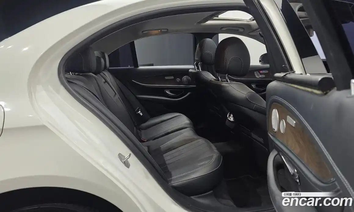 Mercedes-Benz E-Class 2018 2.0 автомат (гидро), фото 18