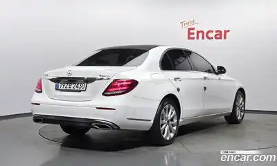 Mercedes-Benz E-Class 2018 2.0 автомат (гидро), миниатюра 2