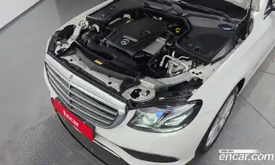 Mercedes-Benz E-Class 2018 2.0 автомат (гидро), миниатюра 6