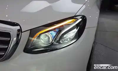Mercedes-Benz E-Class 2018 2.0 автомат (гидро), миниатюра 8