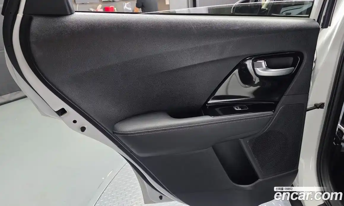Kia Niro 2021 1.6 автомат (гидро), фото 15