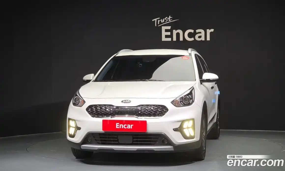 Kia Niro 2021 1.6 автомат (гидро), фото 3