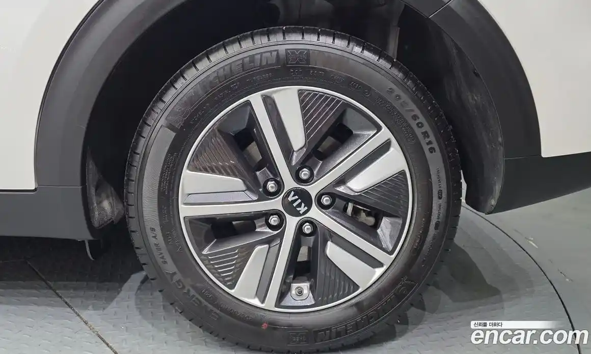 Kia Niro 2021 1.6 автомат (гидро), фото 7