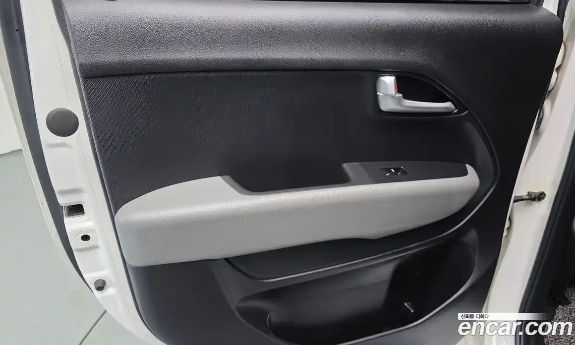 Kia Ray 2018 1.0 автомат (гидро), фото 15