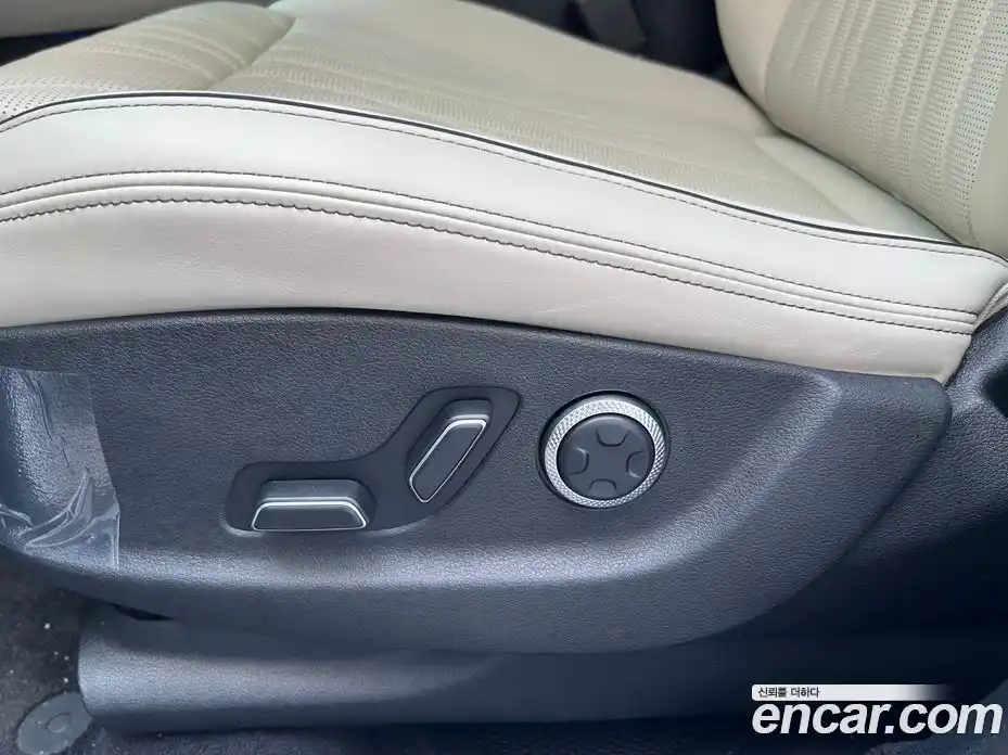 Genesis GV70 2026 2.5 автомат (гидро), фото 9