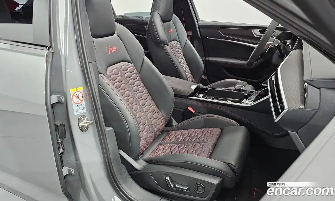 Audi RS6 2025 4.0 автомат (гидро), фото 16