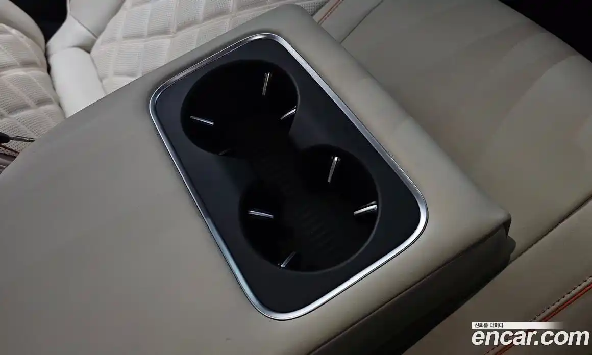 Genesis GV70 2025 2.5 автомат (гидро), фото 33